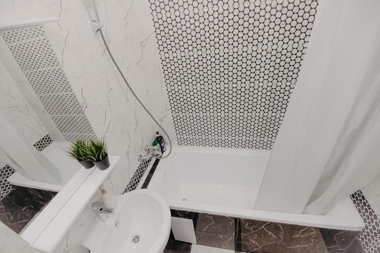 Vip Апартаменты Однокомнатная Квартира Uralsk Dış mekan fotoğraf